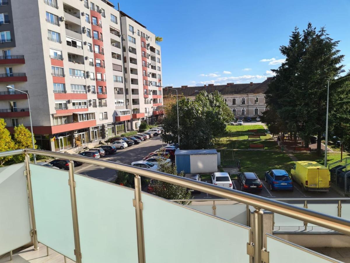 Ideal Apartments Oradea Eksteriør billede